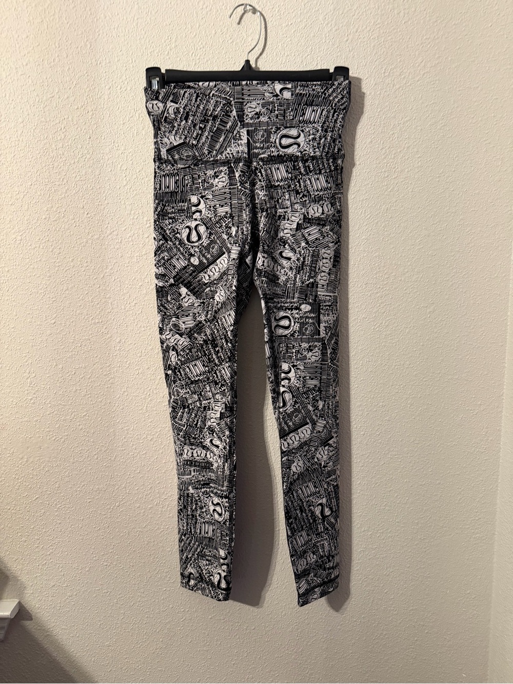 lululemon athletica Black & White Graphic Print Leggings
